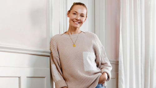 Carina Berg berättar om sin hudvårdsrutin med Skinomes färska produkter.
