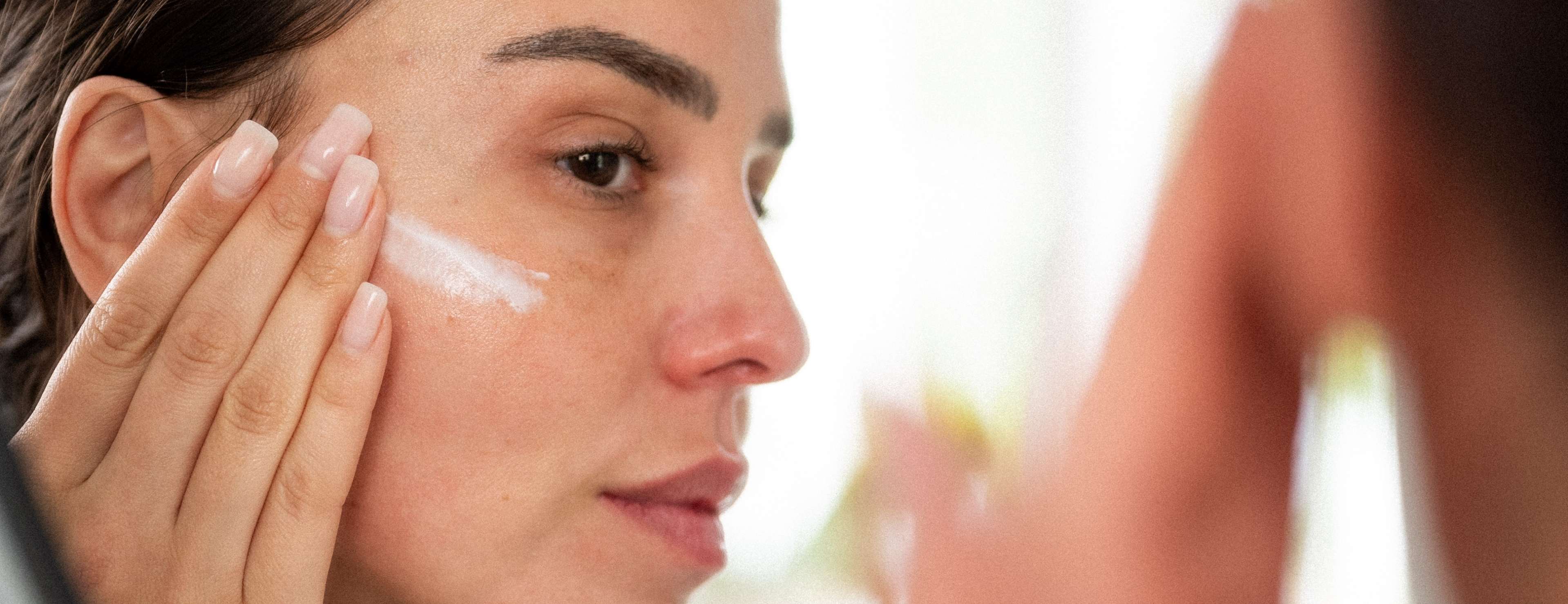 skinome_web26_desktop_banner_ekero_model_1.jpg